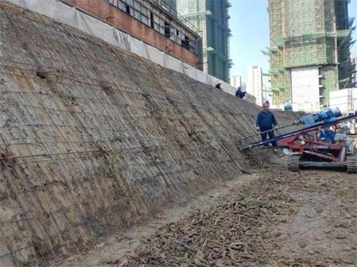 红原建筑边坡支护